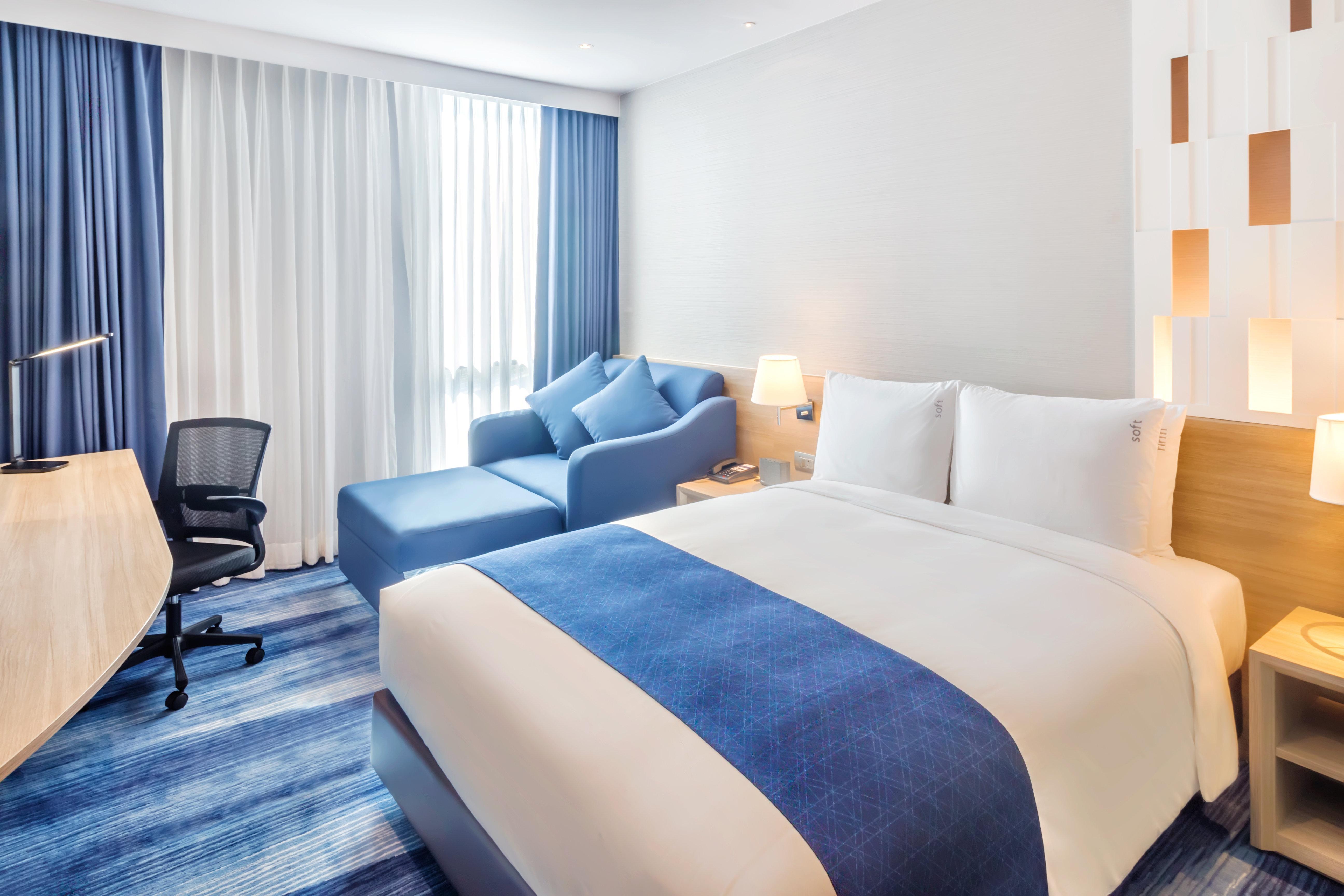 Holiday Inn Express Bangkok Soi Soonvijai By Ihg Εξωτερικό φωτογραφία