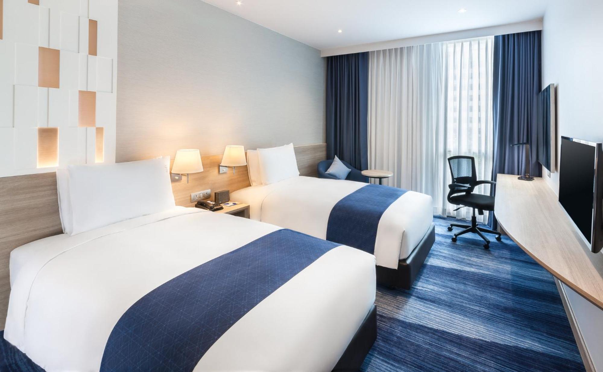 Holiday Inn Express Bangkok Soi Soonvijai By Ihg Εξωτερικό φωτογραφία